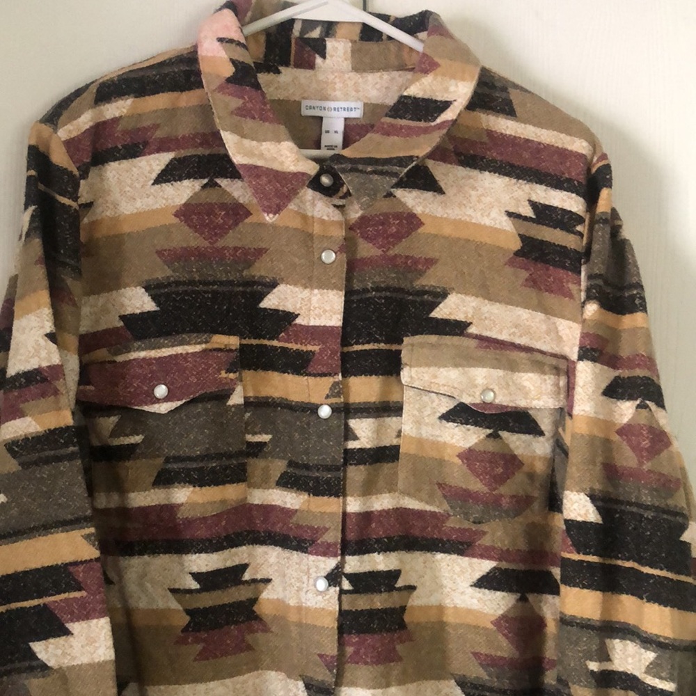 Canyon retreat fall Aztec Geometric Patterned Button-Up shacket flannel Shirt - Picture 2 of 15